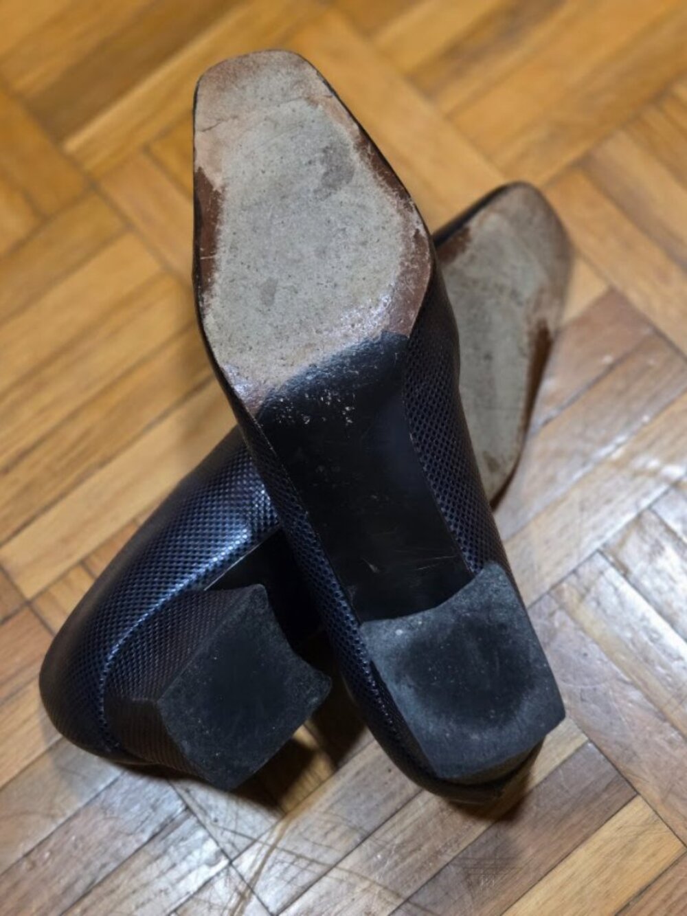 Stuart Weitzman Vintage Textured Faux Lizard Leather Block Heel Pumps - Picture 4 of 7